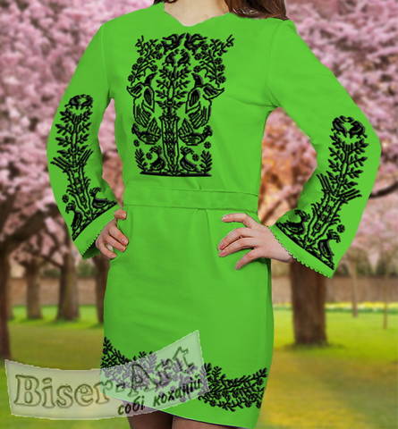 фото: вышитое бисером женское платье, ткань зелёный габардин