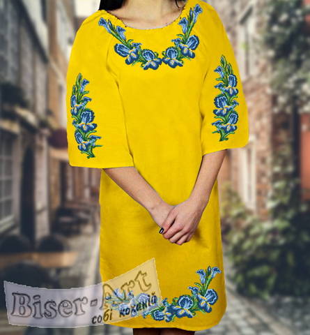 фото: желтое женское платье (заготовка) с вышивкой голубые ирисы