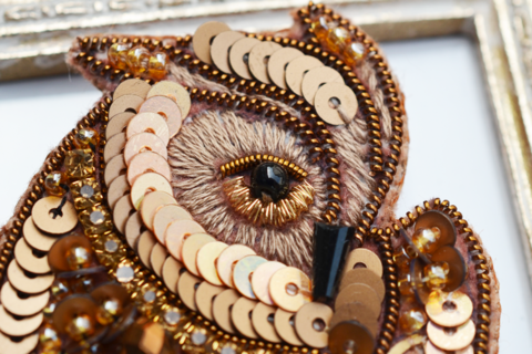 фото: украшение, вышитое бисером на велюре, Сова Луиза