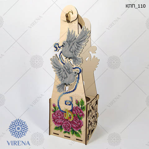 фото1: Коробка подарочная для бутылки с украшением в виде вышивки бисером или нитками