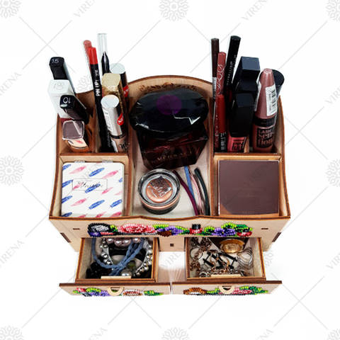 фото2: комод с украшением в виде вышивки бисером или нитками фото2: комод с украшением в виде вышивки бисером или нитками