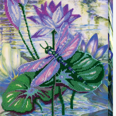 Набор для вышивания бисером на натуральном художественном холсте "Посреди кувшинок"