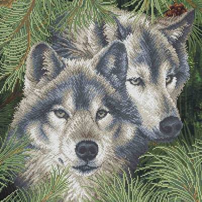 фото: картина, вышитая бисером, Волки в сосновом лесу