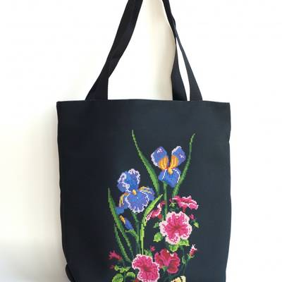 фото: сшитая сумка для вышивки бисером или нитками Садовые цветы