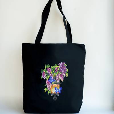 фото: сшитая сумка для вышивки бисером или нитками Свет любви