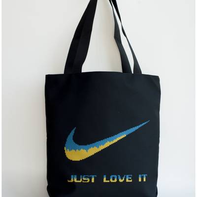 фото: сшитая сумка для вышивки бисером или нитками Просто люби (Just love it)