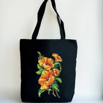 фото: сшитая сумка для вышивки бисером или нитками Огненный цветок