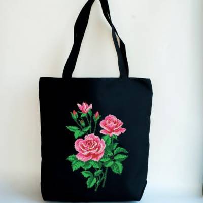 фото: сшитая сумка для вышивки бисером или нитками Розовый букет