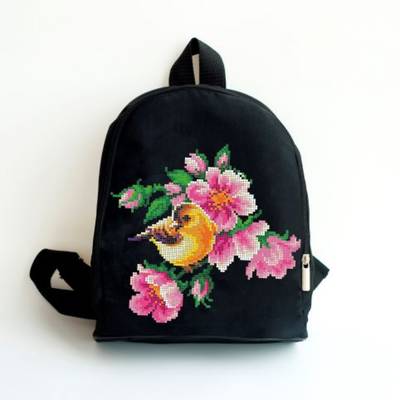 фото: сшитый рюкзак для вышивки бисером или нитками Весеннее настроение