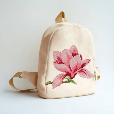 фото: сшитый рюкзак для вышивки бисером или нитками Магнолия