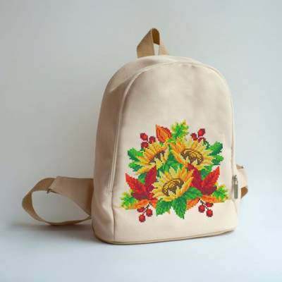 фото: сшитый рюкзак для вышивки бисером или нитками Осень