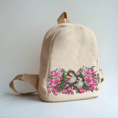 фото: сшитый рюкзак для вышивки бисером или нитками Птички