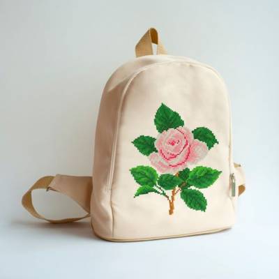фото: сшитый рюкзак для вышивки бисером или нитками Роза