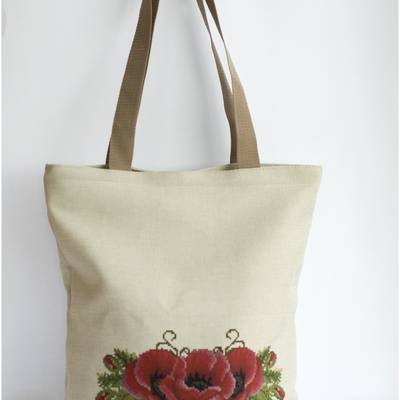 фото: сшитая сумка для вышивки бисером или нитками Маки