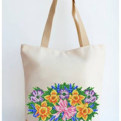 фото: сшитая сумка для вышивки бисером или нитками Нарциссы и анемоны