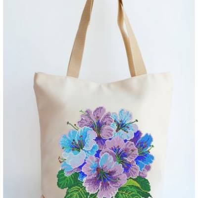 фото: сшитая сумка для вышивки бисером или нитками Синие цветы