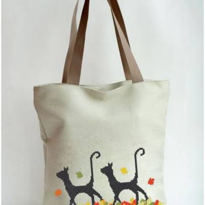 фото: сшитая сумка для вышивки бисером или нитками Осенние коты