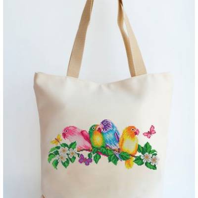 фото: сшитая сумка для вышивки бисером или нитками Шумные попугаи