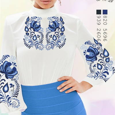 фото: белая блуза (заготовка) с вышивкой голубой цветочный узор