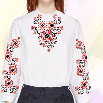 фото: белая блуза (заготовка) с вышивкой красно-черный цветочный узор