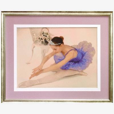 фото: вышитая бисером картина Балерина
