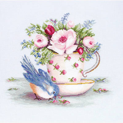 фото: картина, вышитая крестиком, Птичка и чашка чая