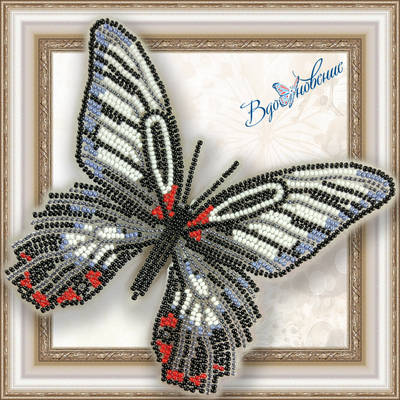 Набор для вышивания бисером на пластиковой канве Бабочка Парусник Румянцева