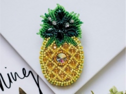 фото: украшение из бисера, ананас