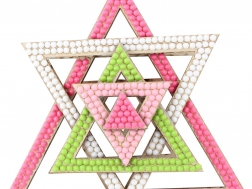 фото: новогоднее украшение с алмазной мозаикой, треугольник