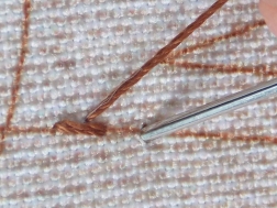 Фото начала процесса вышивки нитками стебельчатого шва