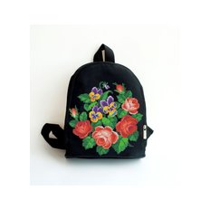 фото: сшитый рюкзак для вышивки бисером или нитками Красные розы