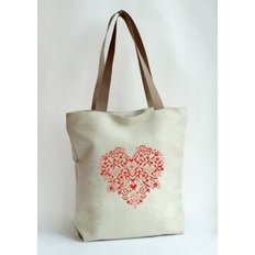 фото: сшитая сумка для вышивки бисером или нитками Ажурное сердце