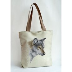 фото: сшитая сумка для вышивки бисером или нитками Волк
