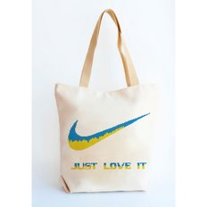 фото: сшитая сумка для вышивки бисером или нитками Просто люби (Just love it)
