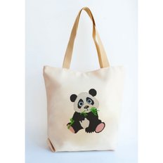 фото: сшитая сумка для вышивки бисером или нитками Панда