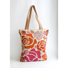 фото: сшитая сумка для вышивки бисером или нитками Красочные розы