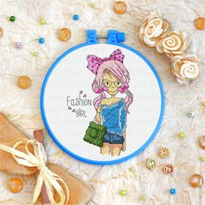 фото: картина для вышивки крестиком на декоративных пяльцах, Модница фото: картина для вышивки крестиком на декоративных пяльцах, Модница