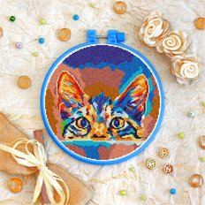 фото: картина для вышивки крестиком на декоративных пяльцах, Любопытный кот