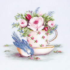 фото: картина, вышитая крестиком, Птичка и чашка чая