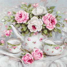 фото: картина, вышитая крестом, Чайный сервиз и розы