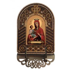 изображение: икона, в вышитой бисером в рамке-киоте Богородица Троеручица