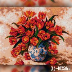 фото: картина в алмазной технике Красные тюльпаны в вазе