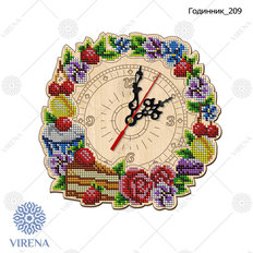 фото: деревянные часы, украшенная вышивкой бисером или нитками