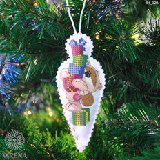 фото: сшитая ёлочная игрушка с вышивкой бисером