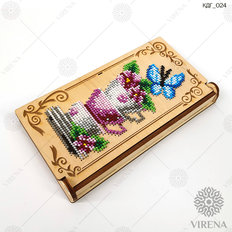 фото: Коробка подарочная для денег с украшением в виде вышивки бисером или нитками