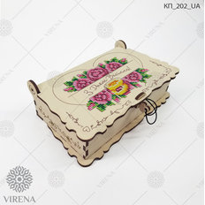 фото: Коробка подарочная с украшением в виде вышивки бисером или нитками