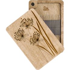 фото: деревянная шкатулка-игольница для рукоделия