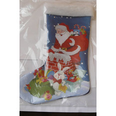 фото: новогодний сапожок для вышивки бисером Санта клаус с мешком подарков
